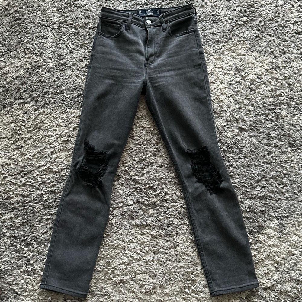 Hollister ripped knee jeans